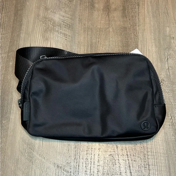 lululemon athletica | Bags | Nwt Lululemon Everywhere Belt Bag 2l Black W  Black Hardware | Poshmark